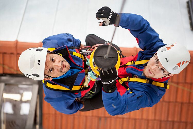 Übung der Bergwacht im Zentrum für Sicherheit und Ausbildung (ZSA) der Bergwacht Bayern in Bad Tölz